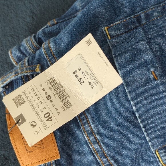 High Rise Slim Jeans - Picture 3 of 3